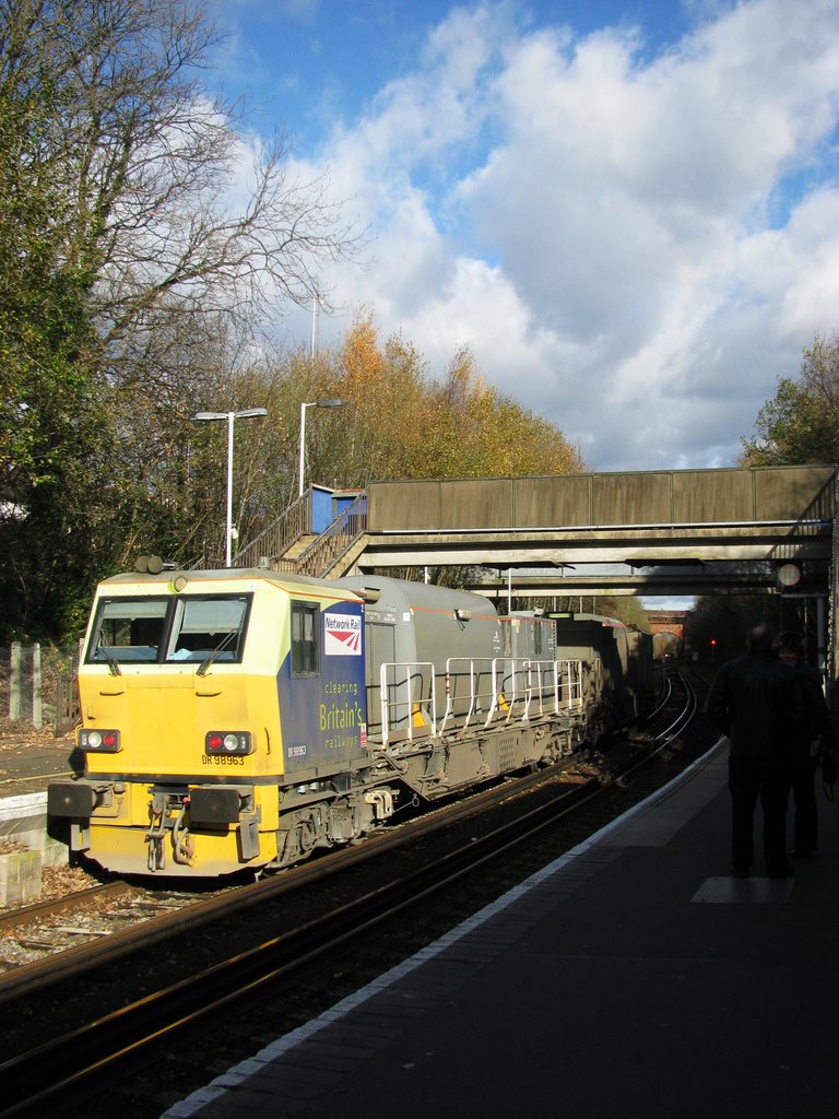 Incoming train @  Crawley Railway, Three Bridges station - East Grinstead, W.Sussex, U.K.