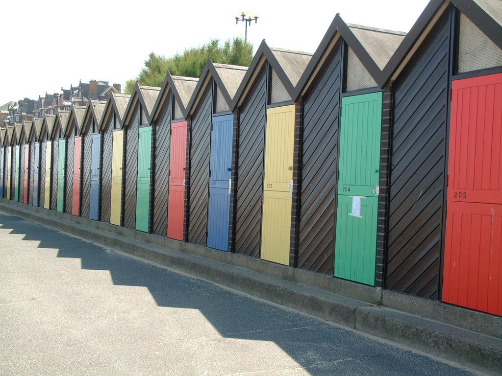 LOWESTOFT BEACH HUTS