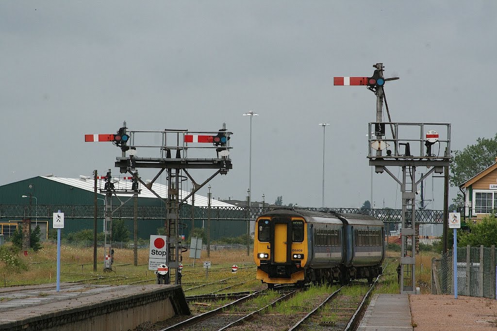 Semaphore signals at the seaside- Lowestoft.