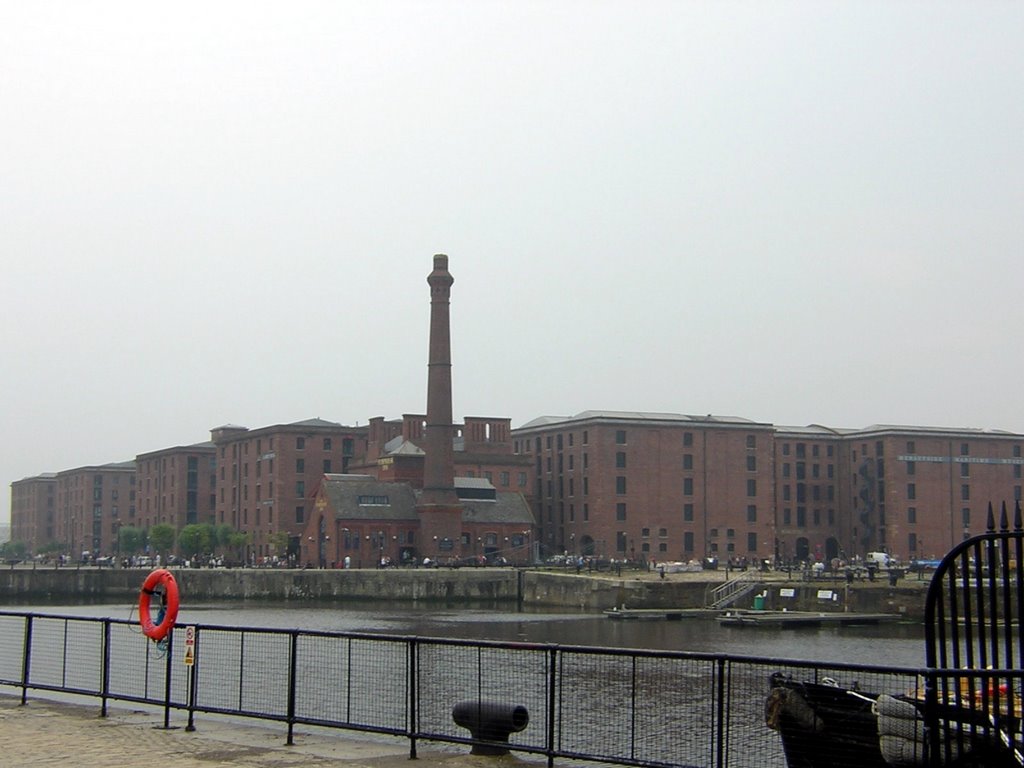 Albert dock, Liverpool 08/04