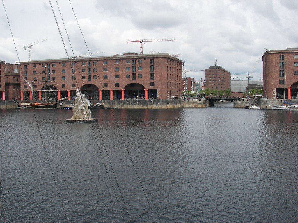Albert Dock Sculpture