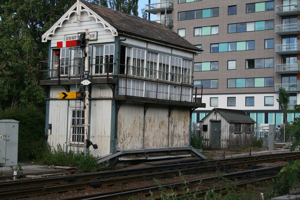 East Holmes signal box, built in 1873, Lincoln city centre, 2008.