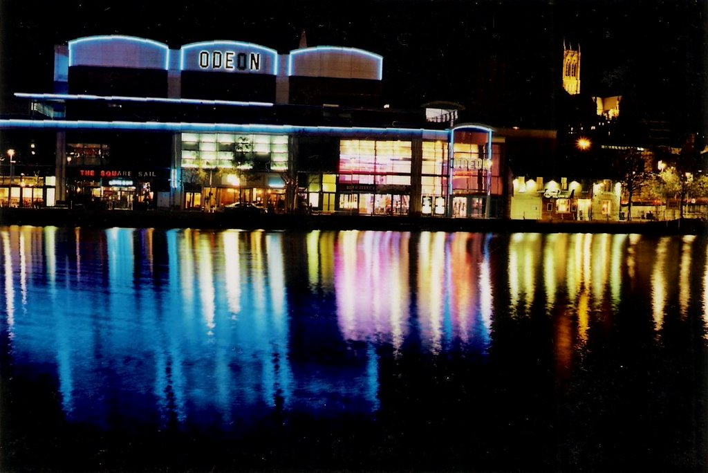 Brayford Wharf by night