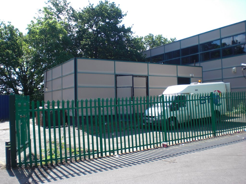 VM Leatherhead