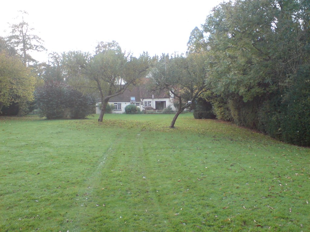 Randalls Road Farmhouse. Wildlife SOS, Leatherhead