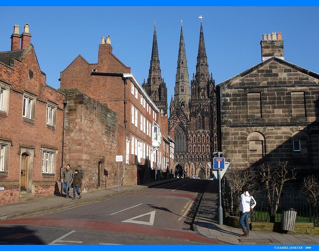 * * LICHFIELD CITY * *