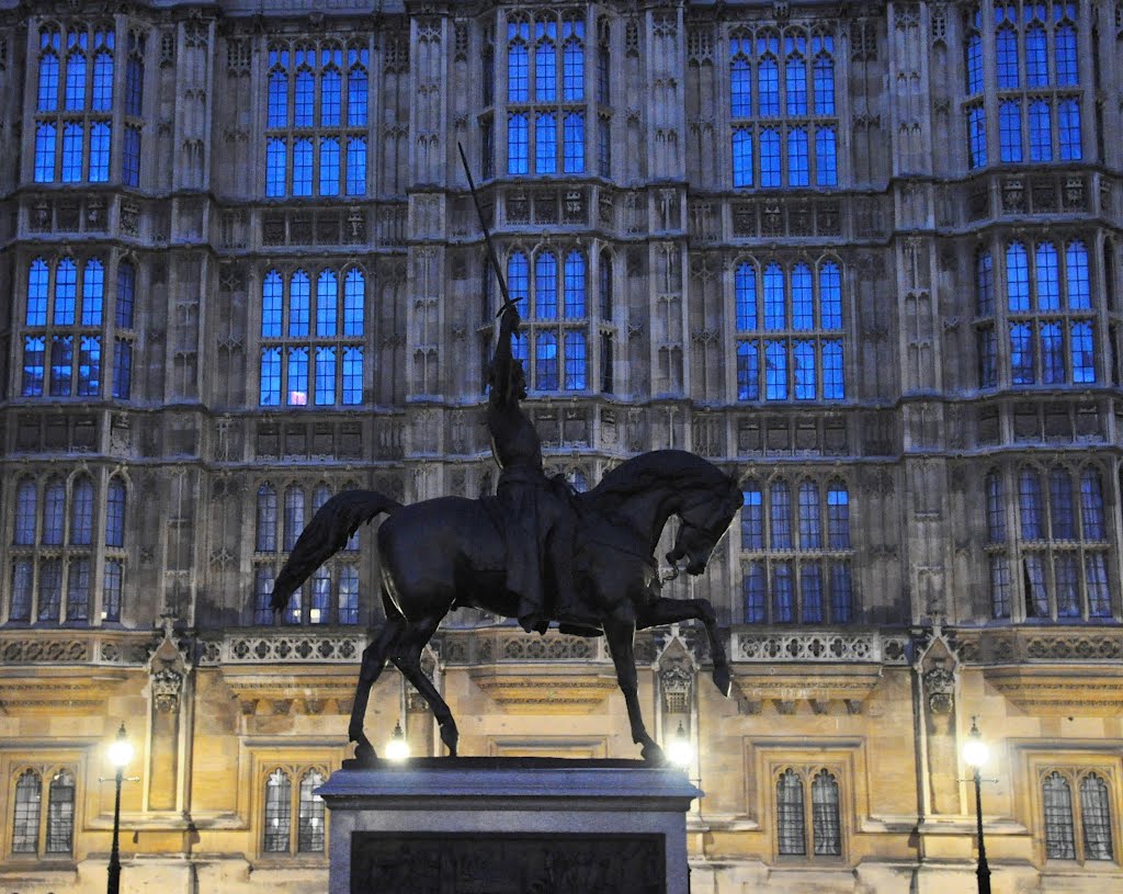 Richard the Lionheart Statue & Houses of Parliament; London * Olympist ©