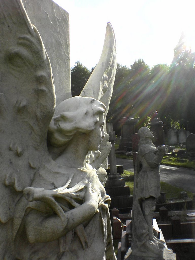 Gravestone,Luton,UK,2005