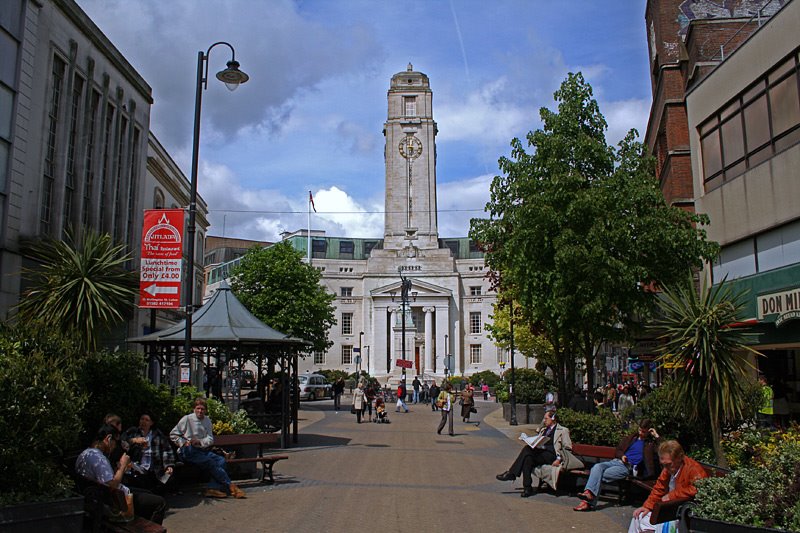 Luton Town Hall - near Lloyds TSB