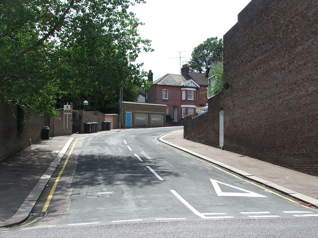 Luton, Russell Rise Corner