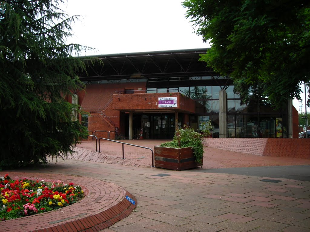 Maidenhead_library