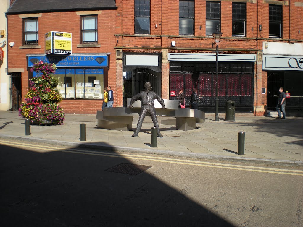 Mansfield Statue
