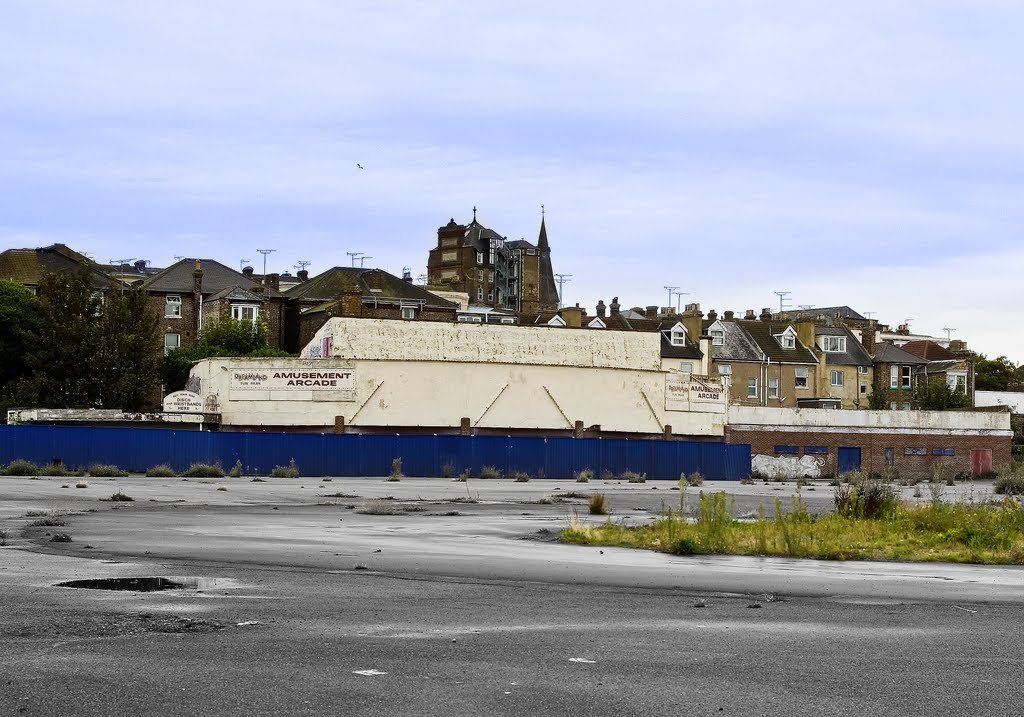 Dreamland in decay