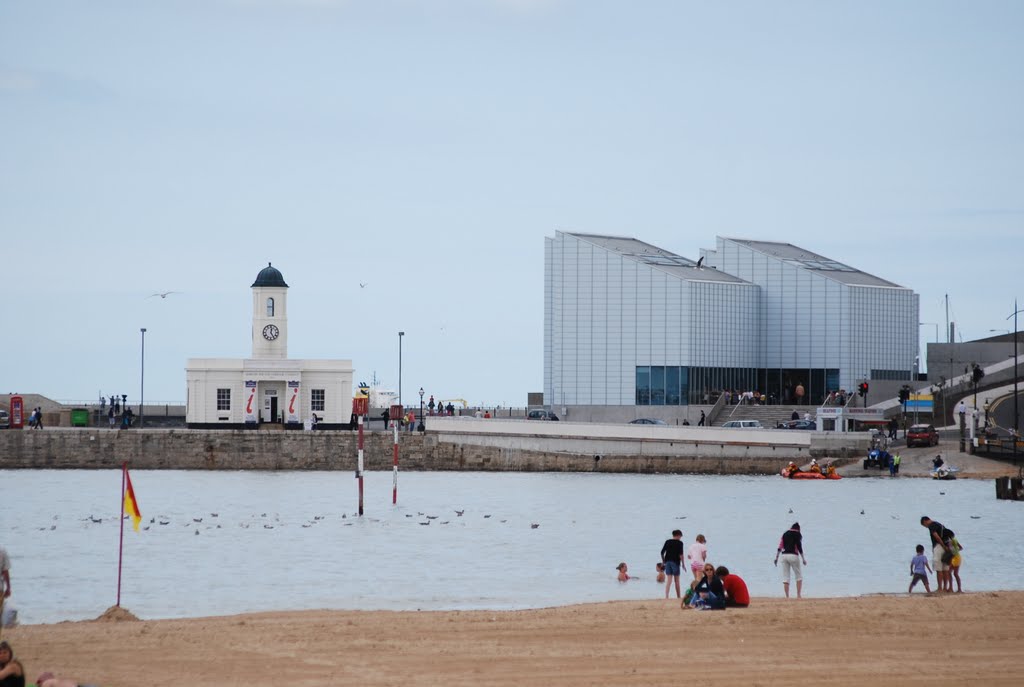 Turner Contemporary gallery & Margate Harbour