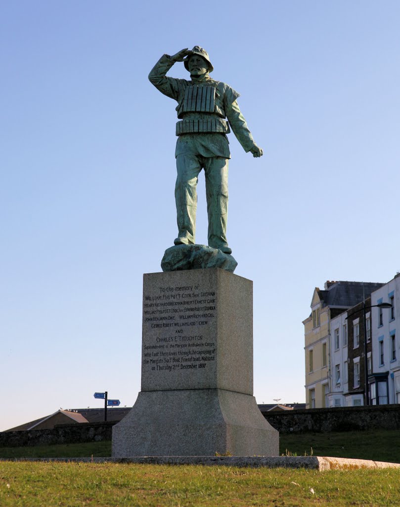 Surf Boat Memorial, Marine Drive, Margate