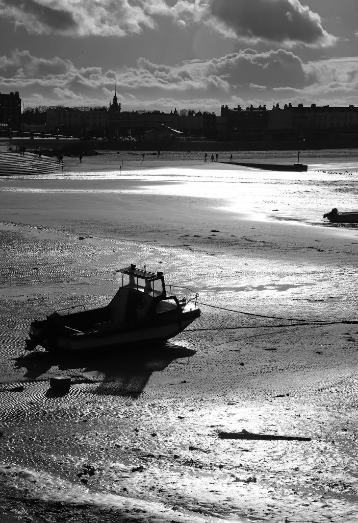 Margate Harbour, low tide