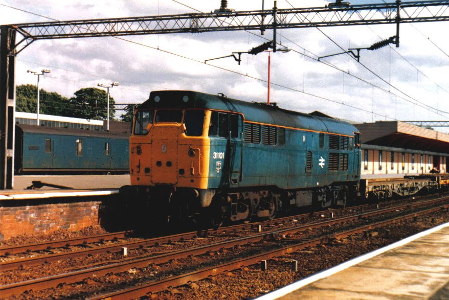 Class 31101 Diesel Locomotive Photo passing through  Northampton Station in the early 1990s