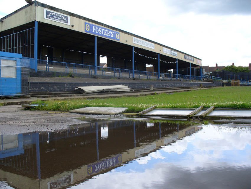 cock and bear stand at Manor Park
