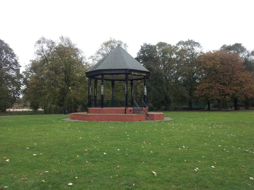Nuneaton band stand 2011