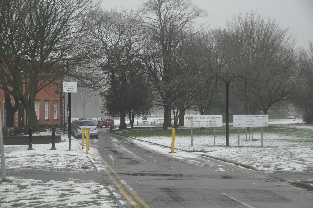 Nuneaton : Riversley Park Entrance