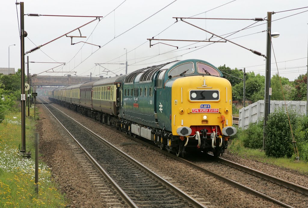 55022 storms through Newark some 5 minutes early at full cry on return Railtour 1Z81, 16:19 from York to Tame Bridge Parkway on Saturday 2/6/2012. DB(S) Doncaster driver Joe Wray was at the controls.