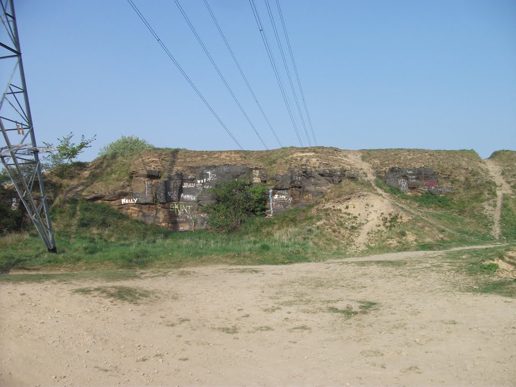 storrs hill rocks (old quarry)