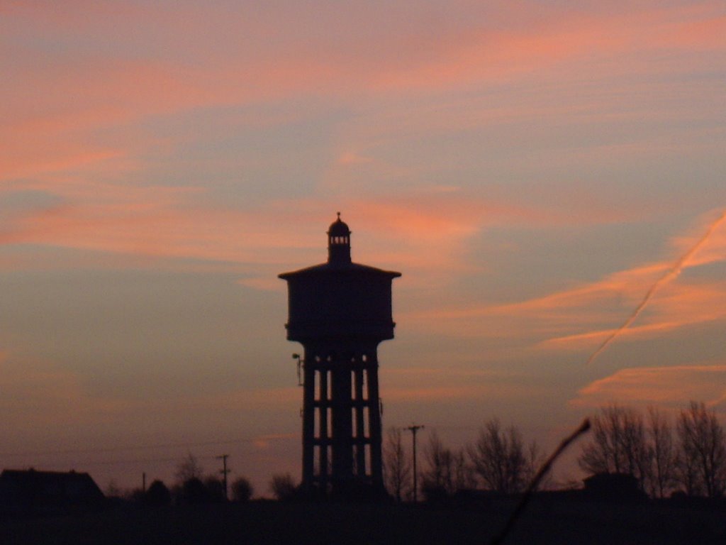 Gawthorpe water tower at dawn