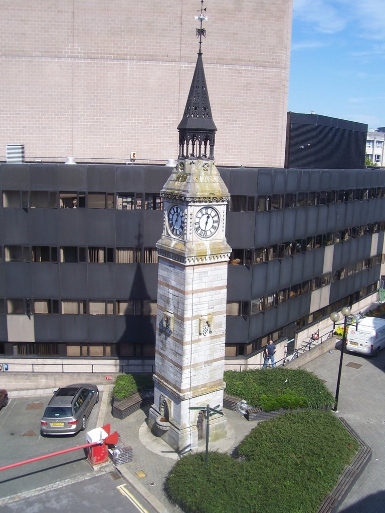 Derrys Clock behind the Theatre Royal