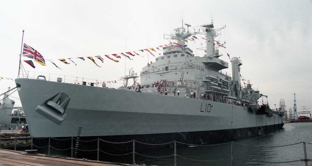 HMS Fearless - 28 Aug 1998