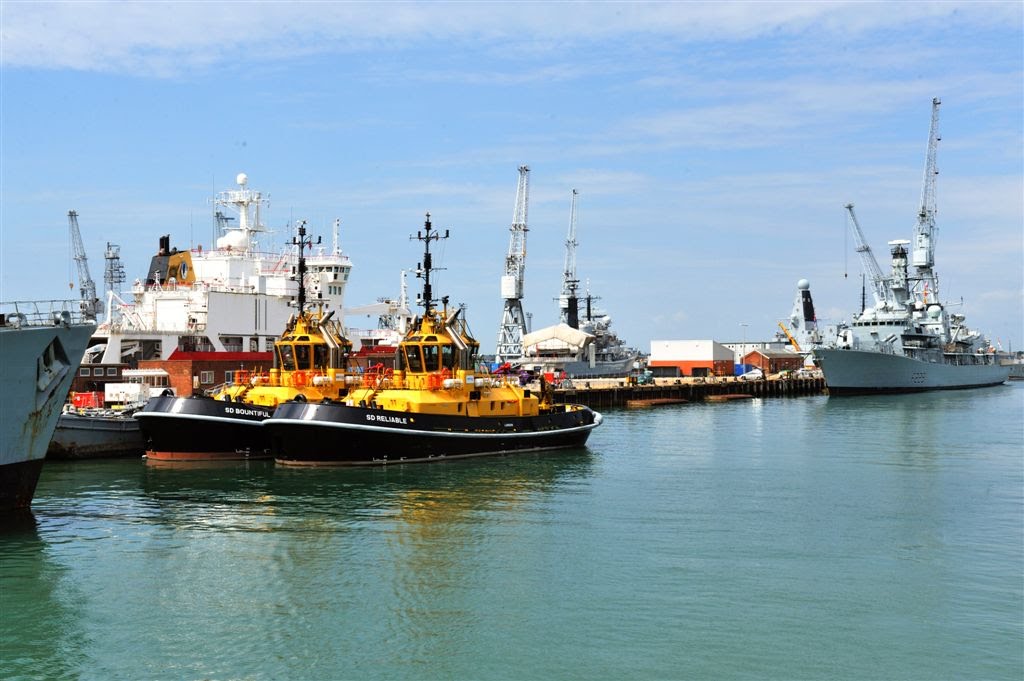Reliable, Dauntless, HMS Endeavour etc ~ Portsmouth Harbour