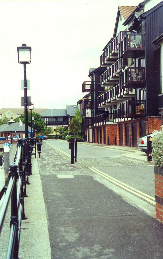 FLATS ON WATER EDGE