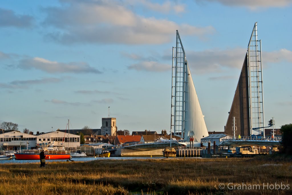 local artist Andrew Wooldridge sketches the new Poole lifting bridge