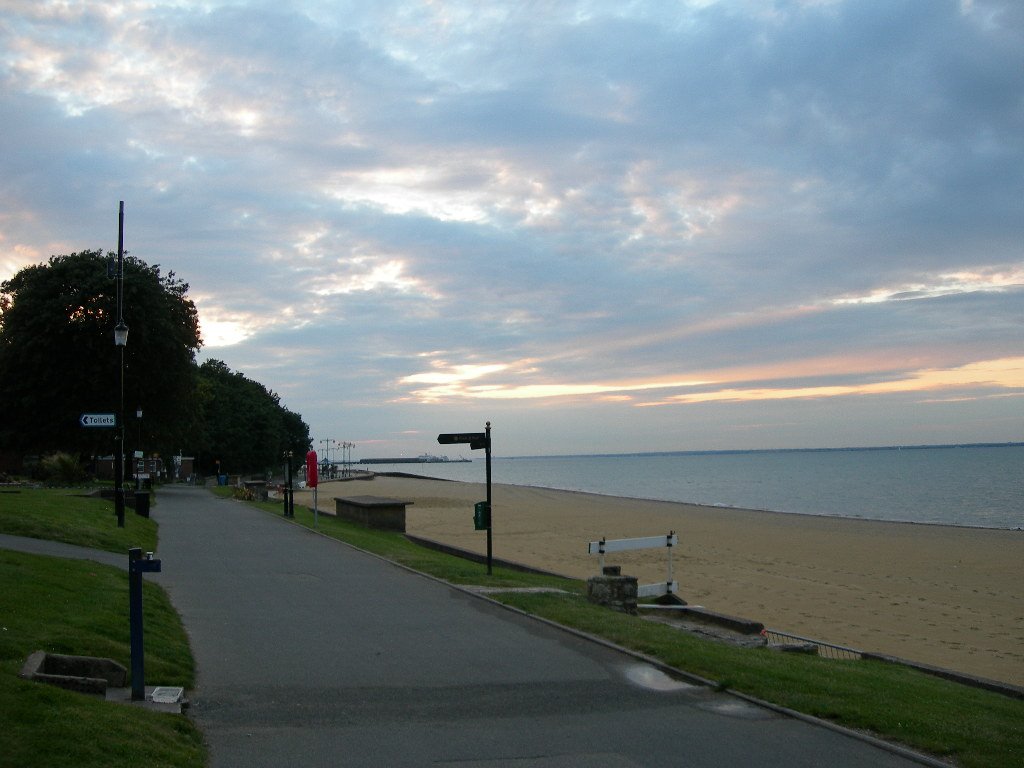 beach walk in ryde