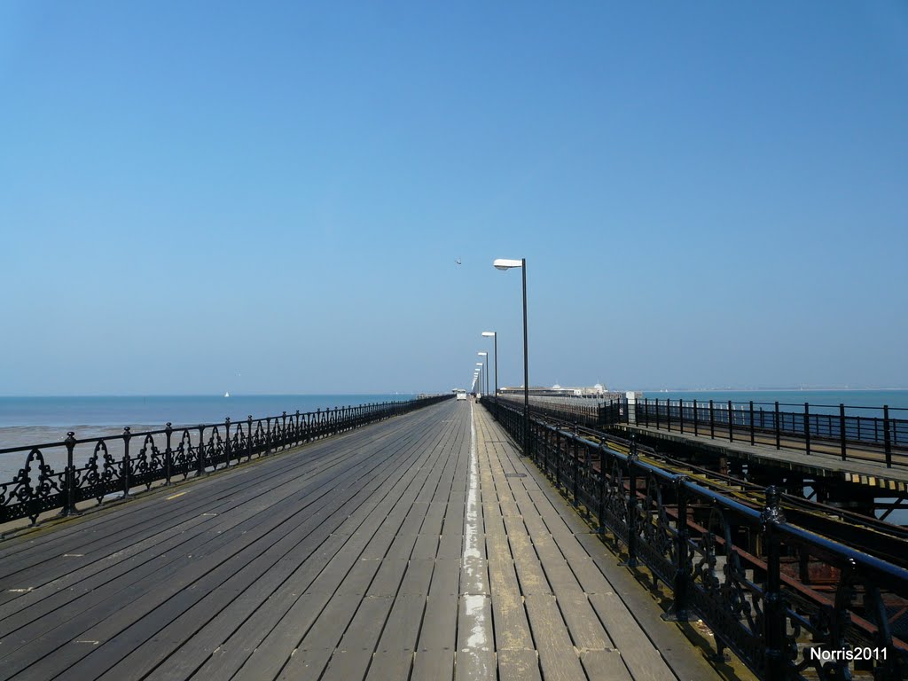 Ryde Pier. Vanishing point.