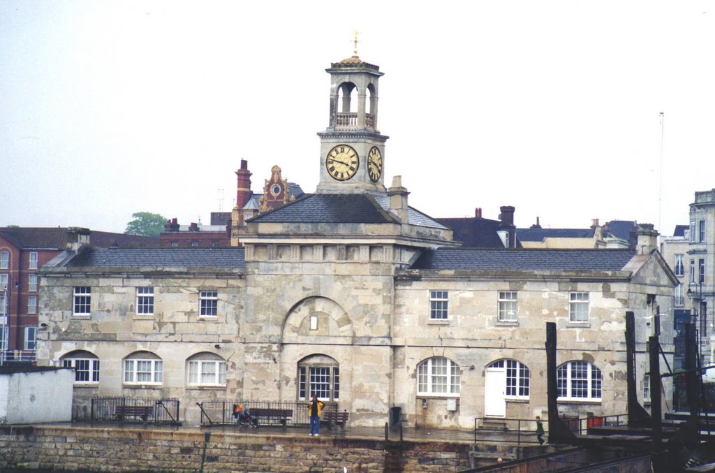 THE BUILDING IN RAMSGATE WERE THY USE TO REGISTER BOATS