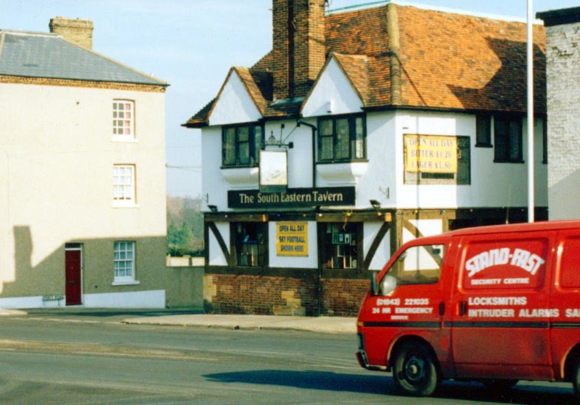 England Dover : one of many little pubs