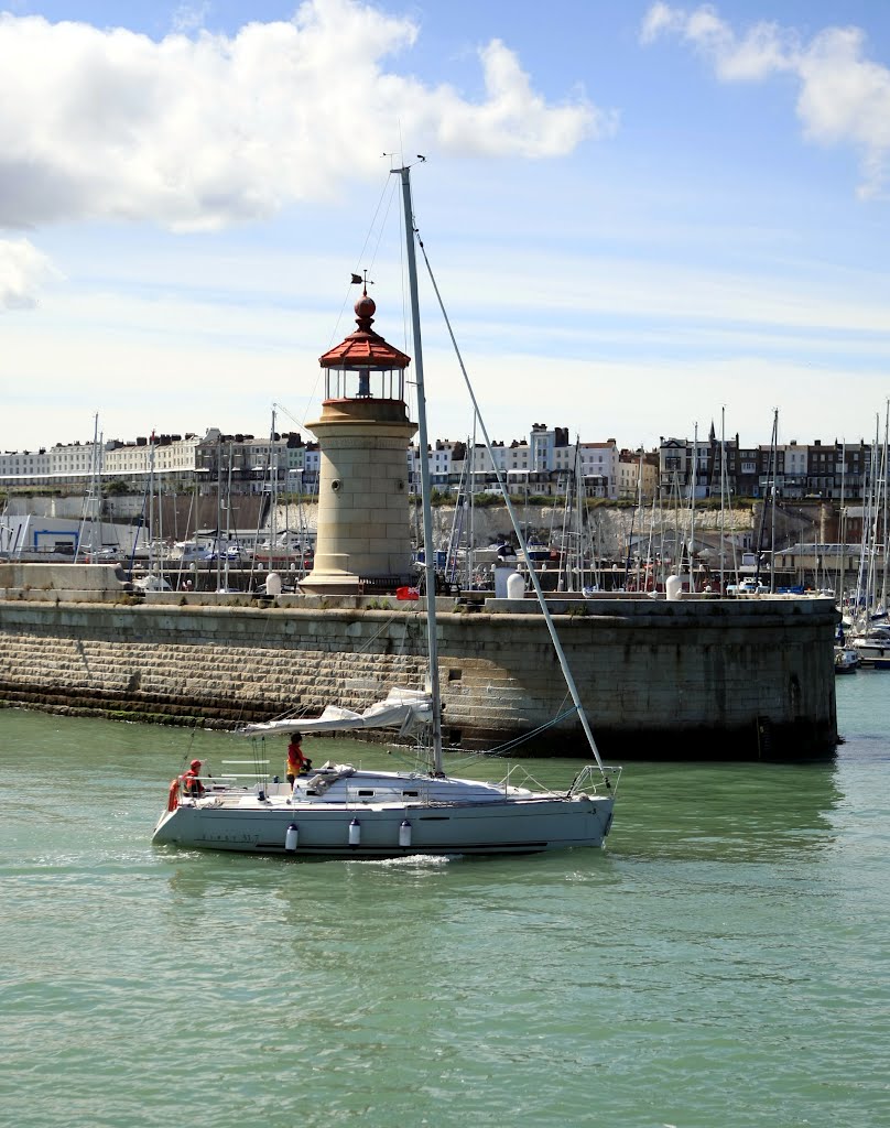 Ramsgate, Western Harbour Arm and Lighthouse