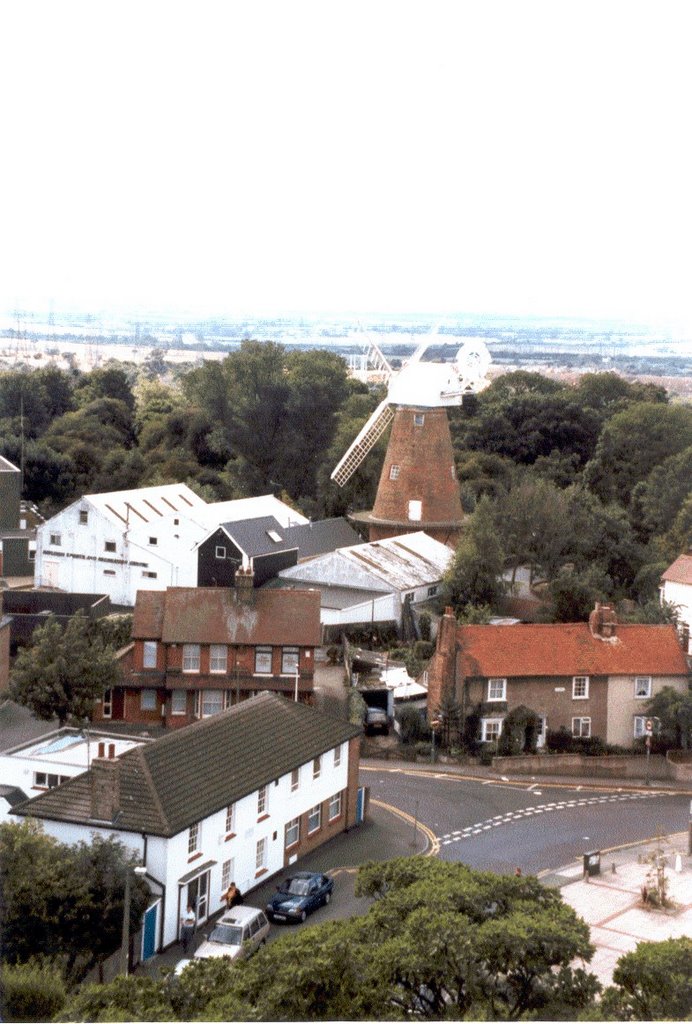 Rayleigh Conservative Club with the windmill in the background