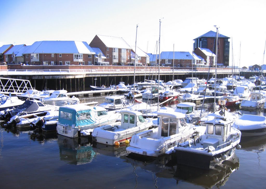 Roker Marina : Sunderland : Snow