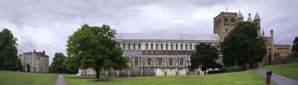 St Albans Abbey & Gatehouse