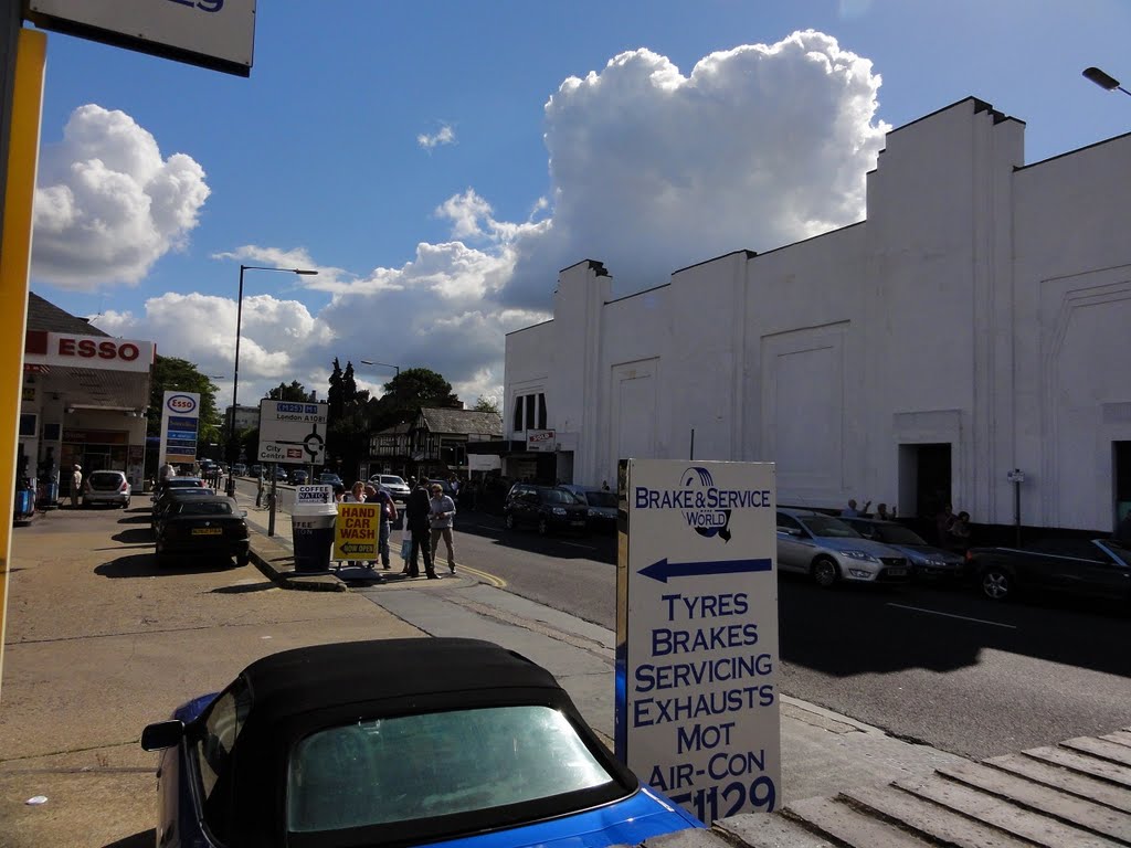 dilapidated Odeon in London Road - St Albans