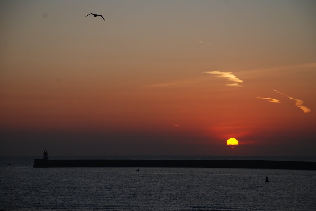 Tynemouth - Sunrise over the south pier