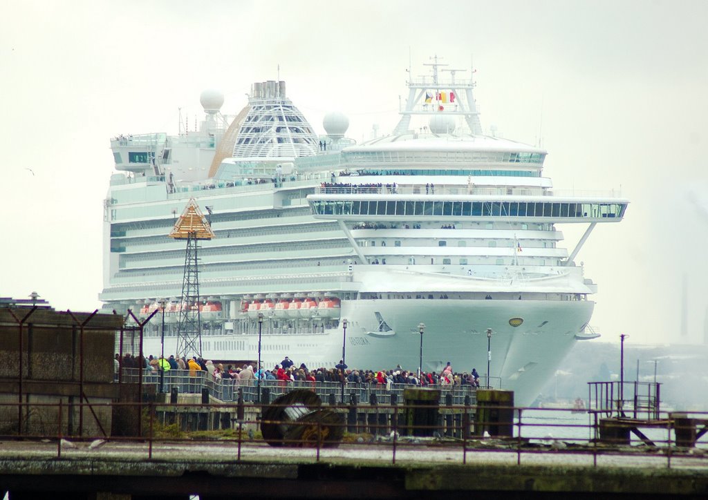 Ventura at Town Quay