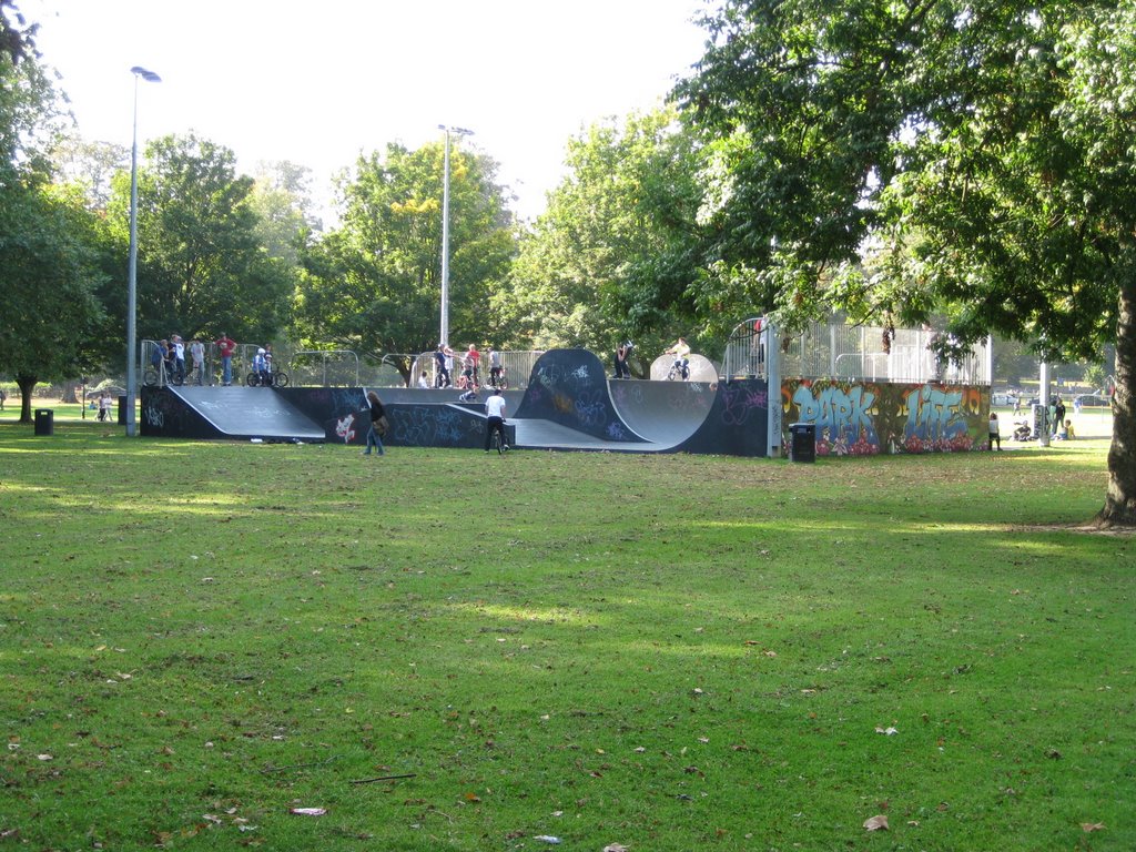 Hoglands Park / Skate Park