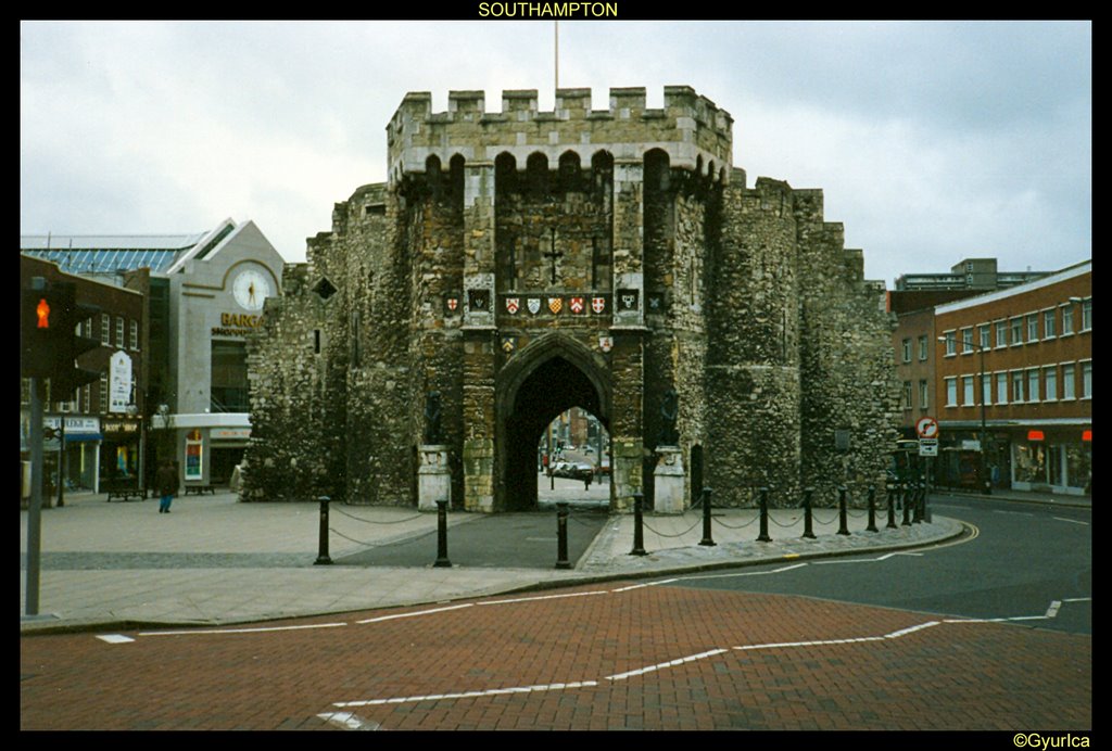 Southampton városkapu/Bargate Gate