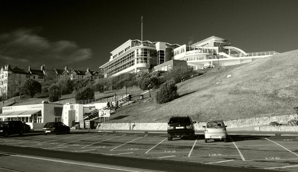 "cliffs pavilion" westcliff on sea. essex. jan 2013