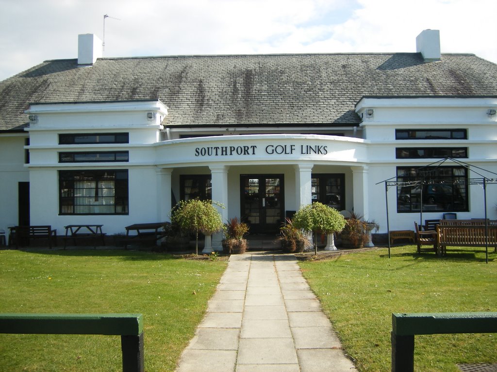 Southport Municipal golf club house