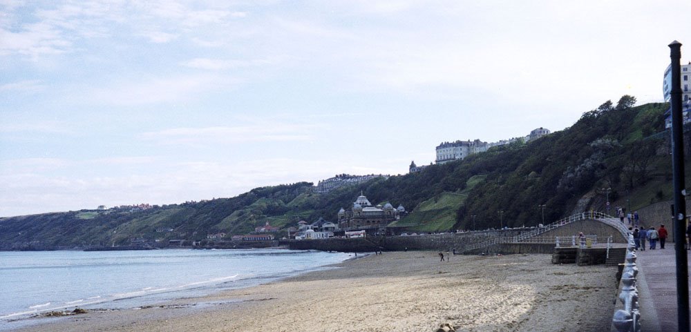 Looking towards the Victorian Spa building on South Bay Scarborough (Sep 1989)
