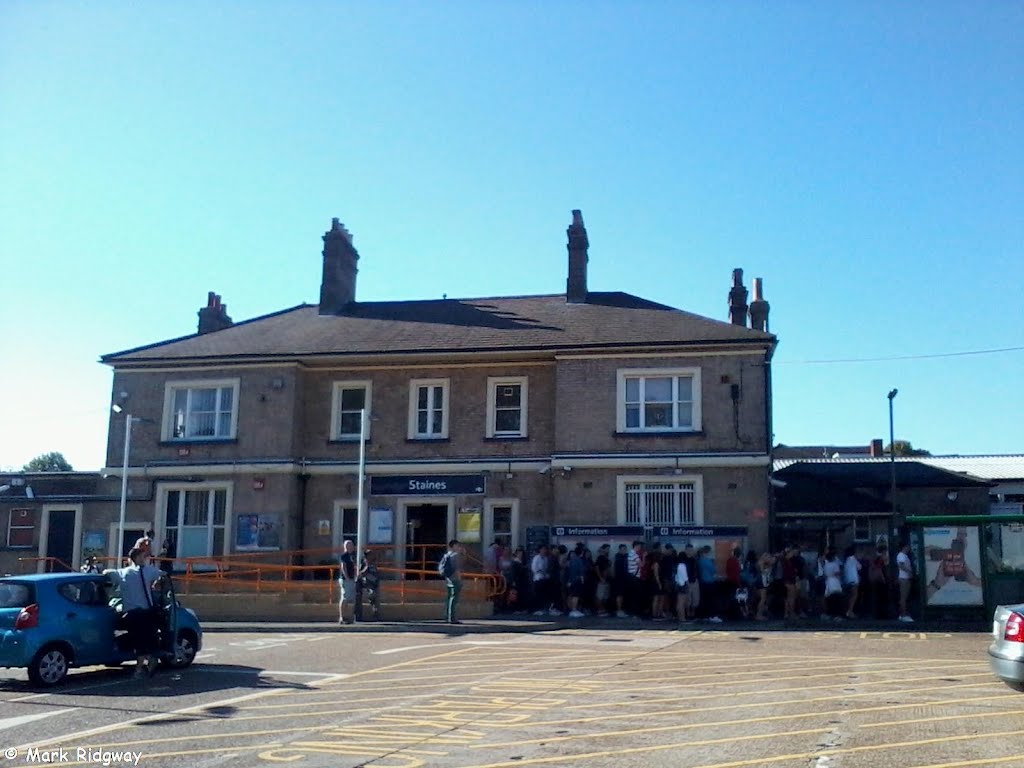 Staines Railway Station (3)