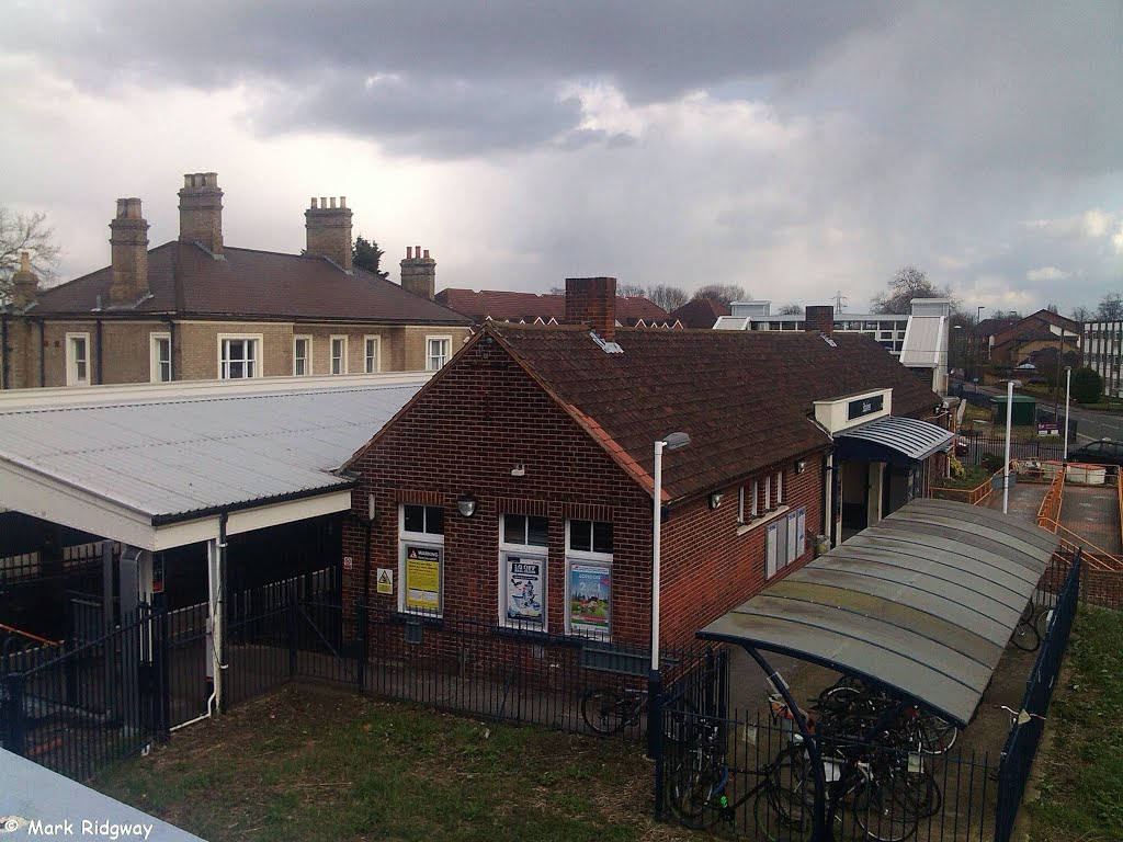 Staines Railway Station (7)